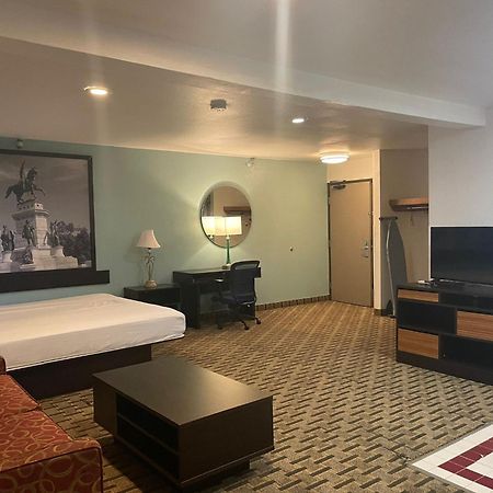 Hotel Super 8 By Wyndham Lynchburg Va Zewnętrze zdjęcie