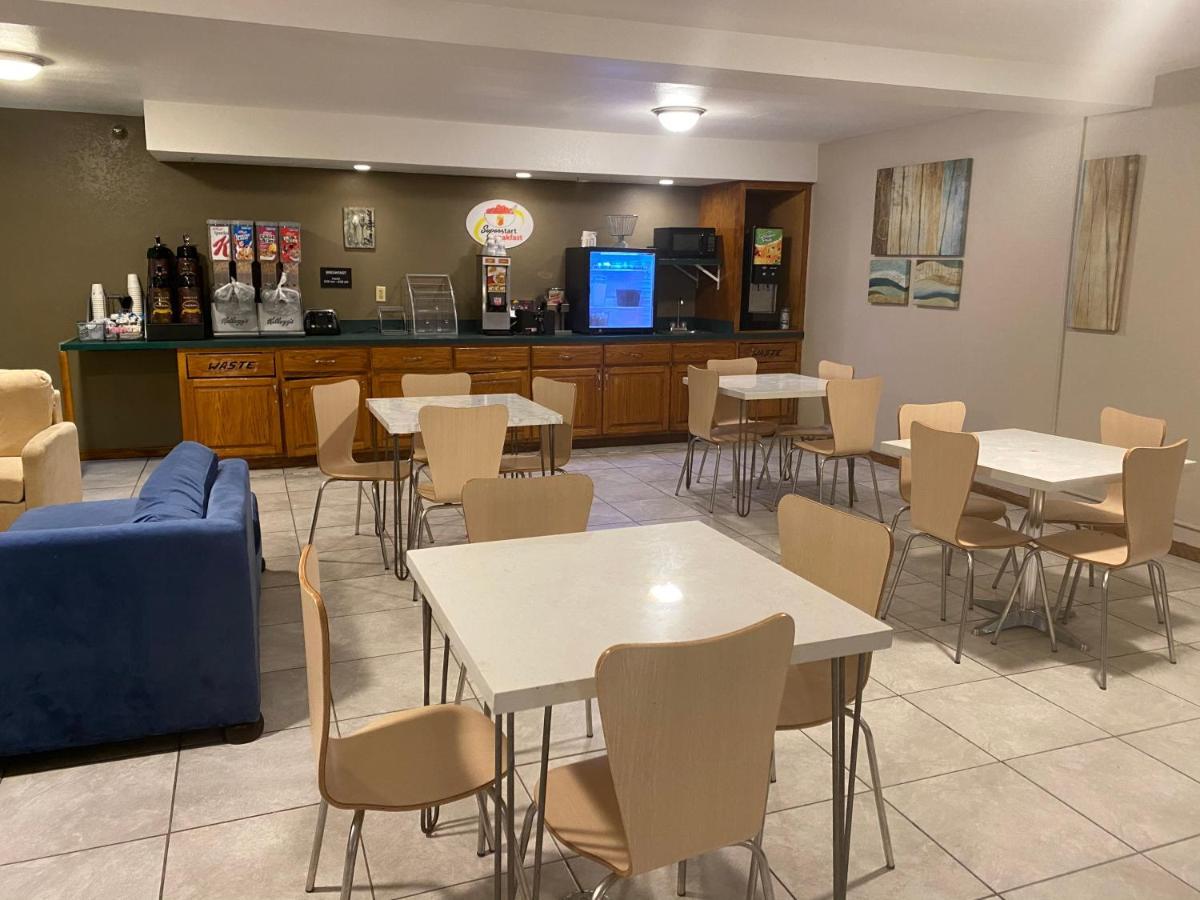 Hotel Super 8 By Wyndham Lynchburg Va Zewnętrze zdjęcie